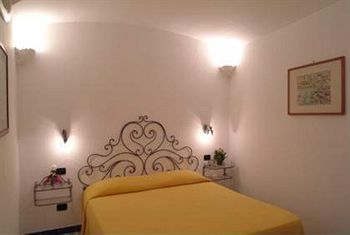 Apartahotel La Caravella Di - Relais, & Residences Positano