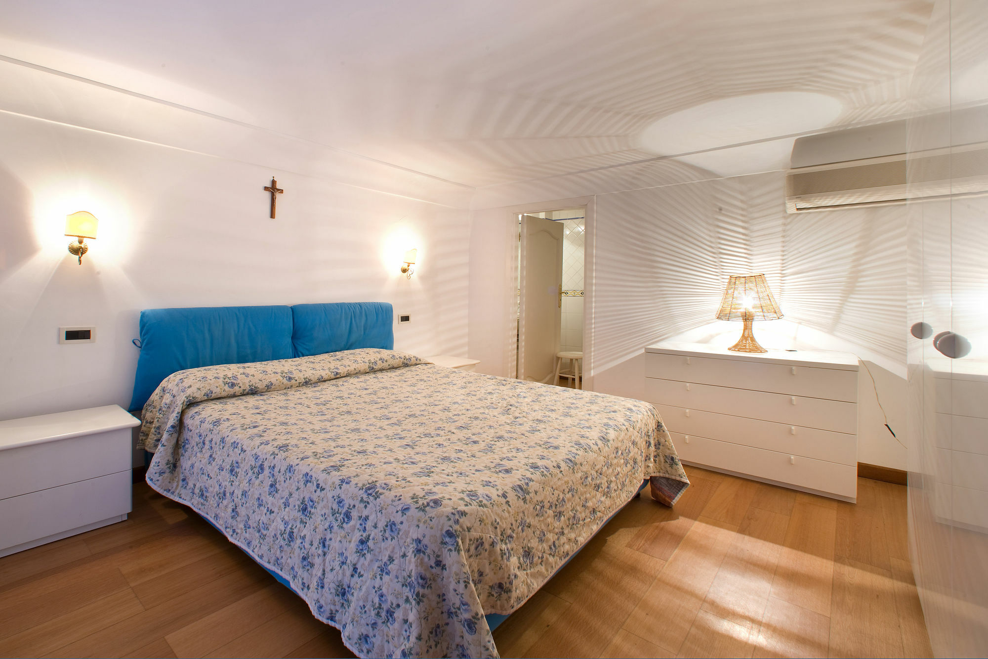 Apartahotel La Caravella Di - Relais, & Residences Positano