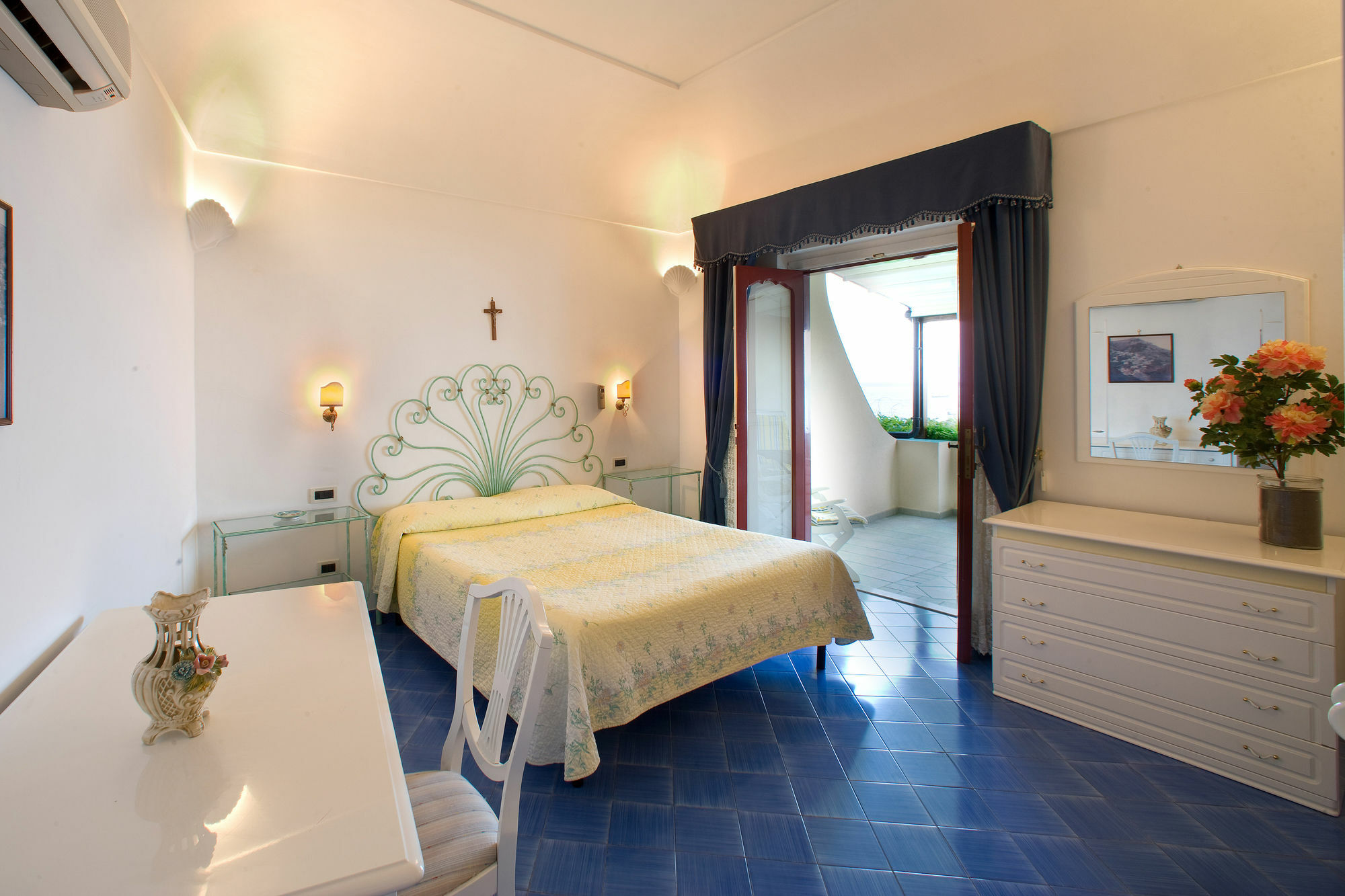 La Caravella Di - Relais, & Residences Apartahotel Positano